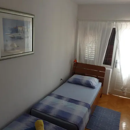 Apartment Apartments By The Sea Podgora, Makarska - 12669 Podgora